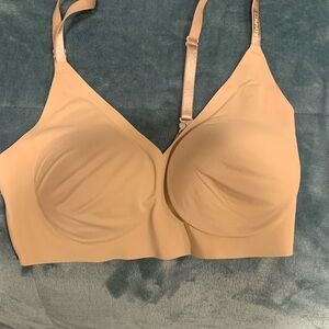 Calvin Klein Black Women’s Triangle Convertible Bra Strap size xs